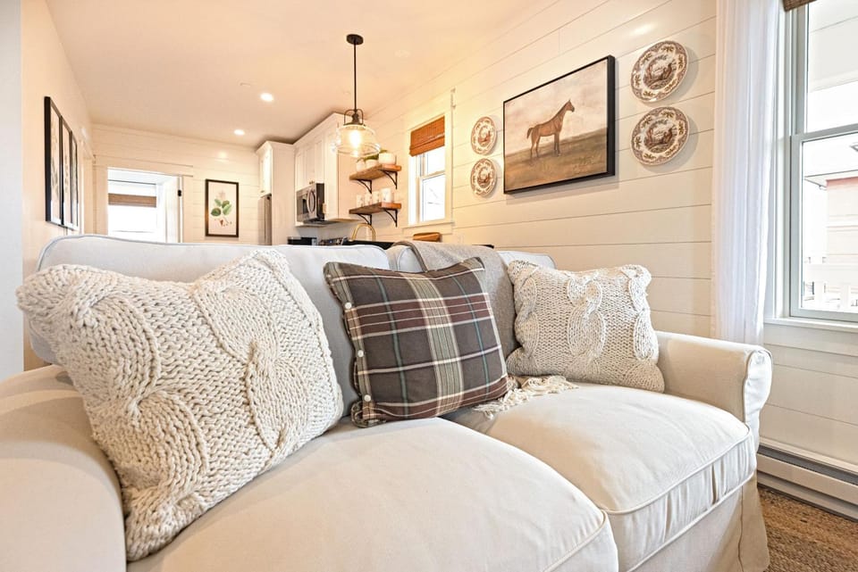 Living room, Seating area, kitchen, kitchen