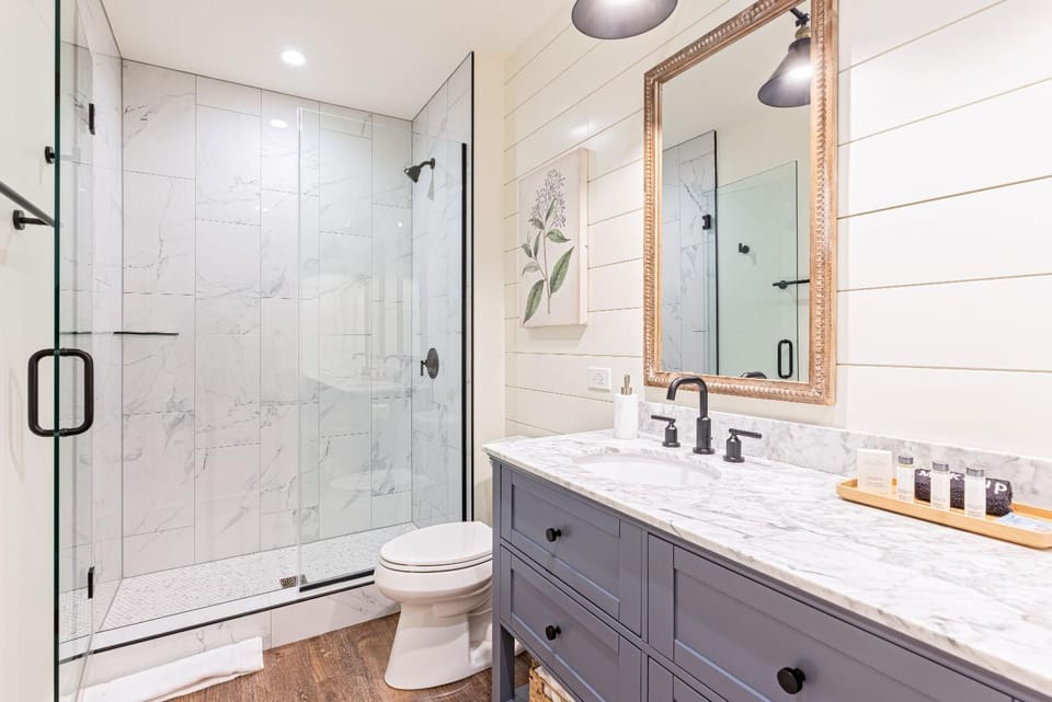 Shower, Toilet, Bathroom, Bath, towels, towels