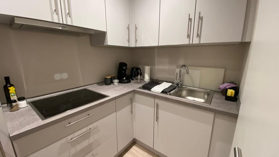 Kitchen or kitchenette, pet friendly, stove