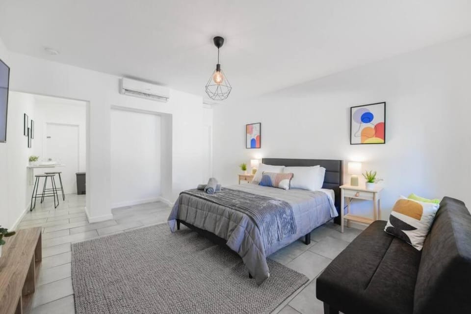Photo of the whole room, Bedroom