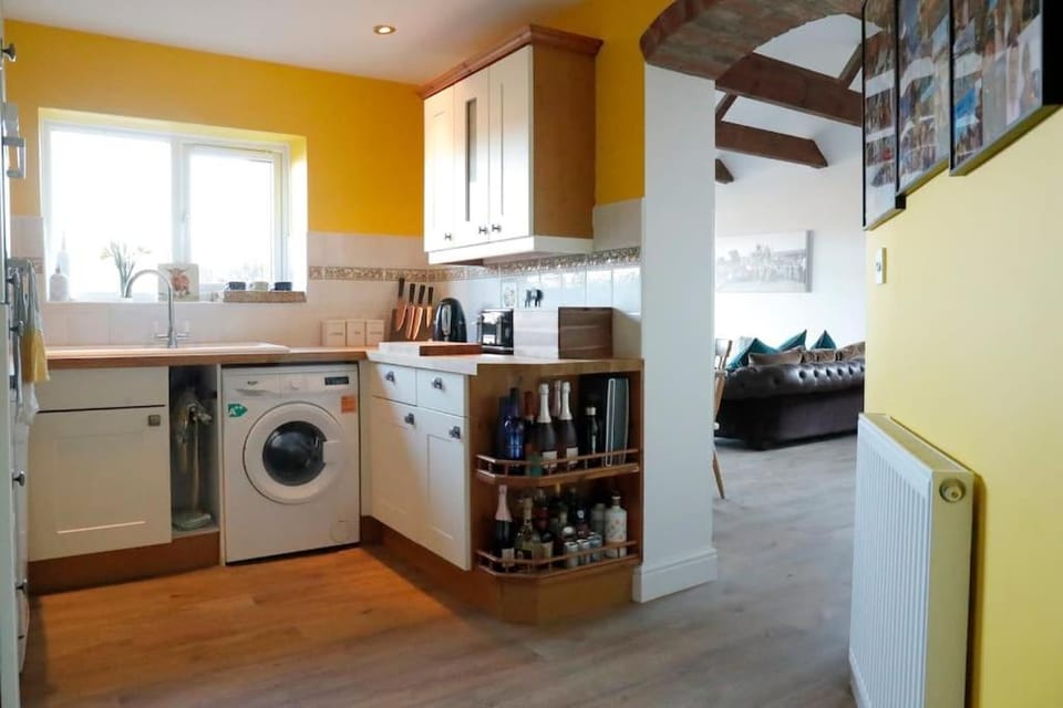 dishwasher, pet friendly, washing machine