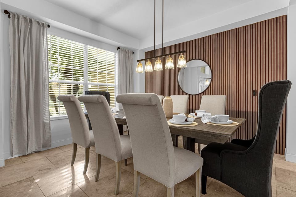 Seating area, Dining area