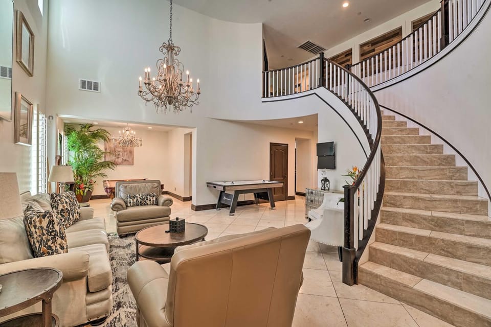9 Mi to Strip: Las Vegas Home w/ Pool & Hot Tub! House in Henderson