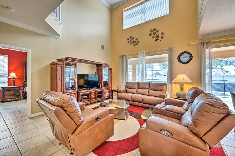 Spacious Family Home with Spa in Davenport! House in Four Corners