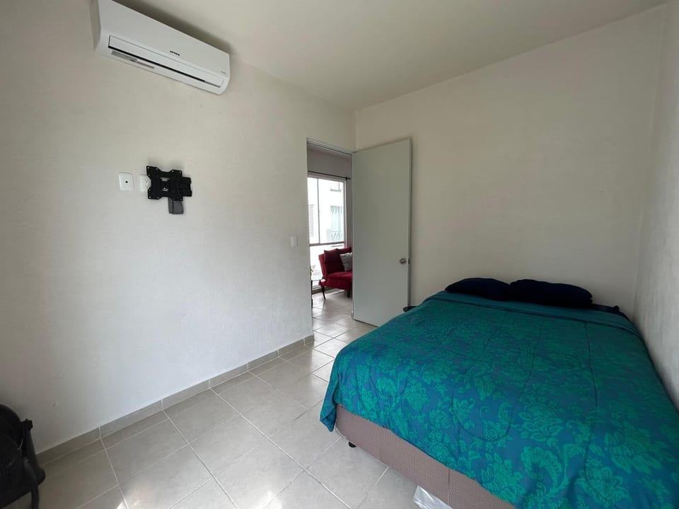 Bed, Photo of the whole room, Bedroom, air conditioner