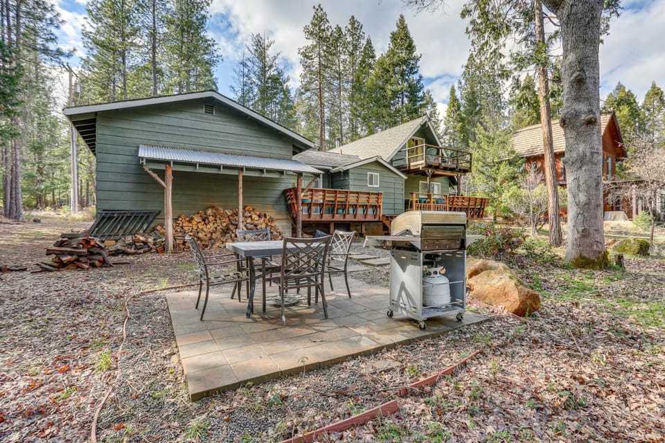 2 Mi to Trinity Lake: Forest-View Gem w/ Hot Tub! House in California