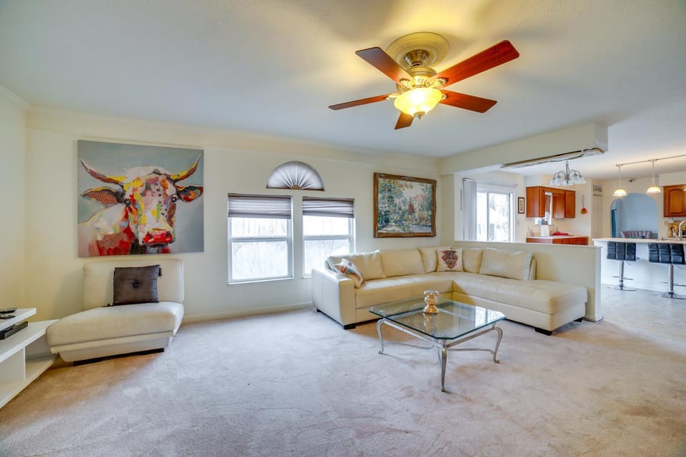 Fireside Gatherings Pet-Friendly Apollo Home House in Allegheny River