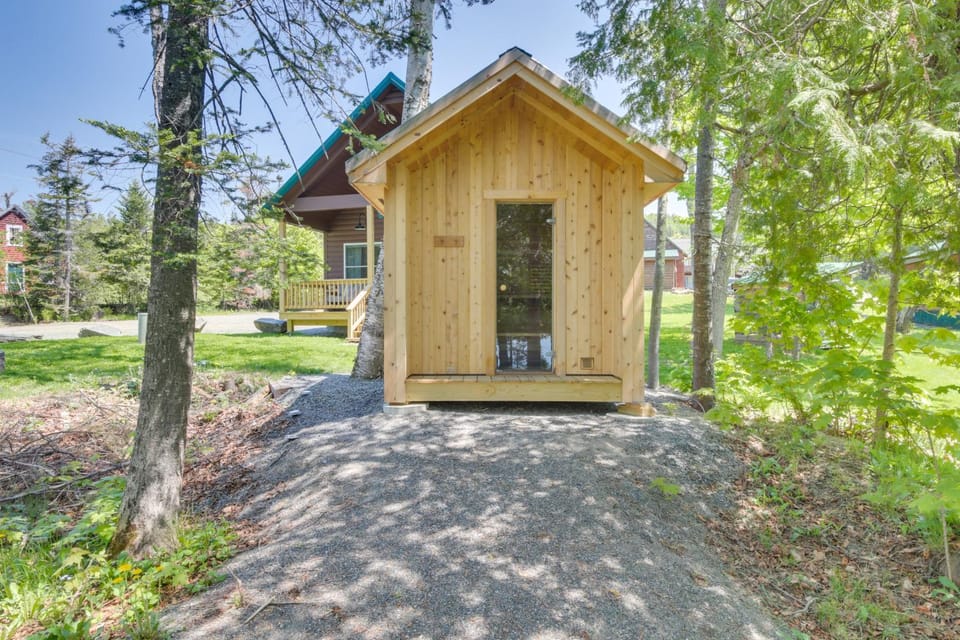 8 Mi to Saddleback Ski Area: Cabin w/ Fire Pit Cabin in Rangeley Lake