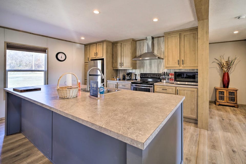 Close to Marinas Bernice Home with Large Yard House in Ozark Mountains