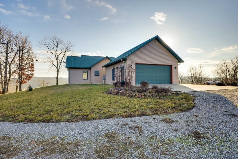 Water-View Home Half Mile to Table Rock Lake House in Table Rock Lake