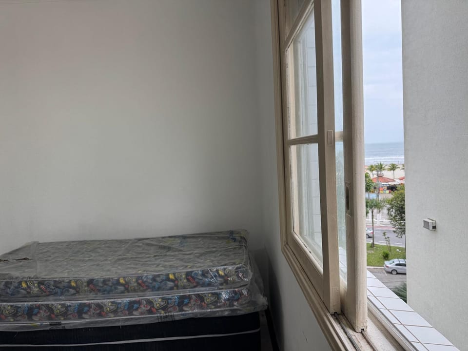 KIT PE na Areia. Apartment in Santos