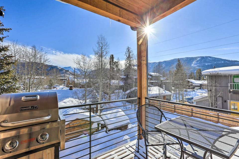 Modern Mountain Getaway, Walk to Grand Lake! House in Grand Lake