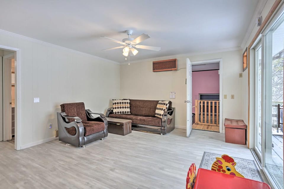 Large Greeley House w/ 2 Game Rooms + Yard! House in Pennsylvania