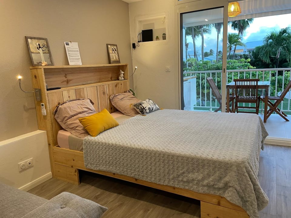 Studio Palmier Apartment in Grande-Terre, Guadeloupe
