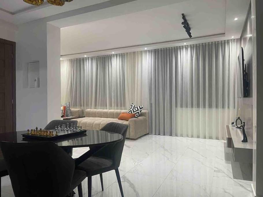 Neuf et raffiné, centre ville Rabat Apartment in Rabat