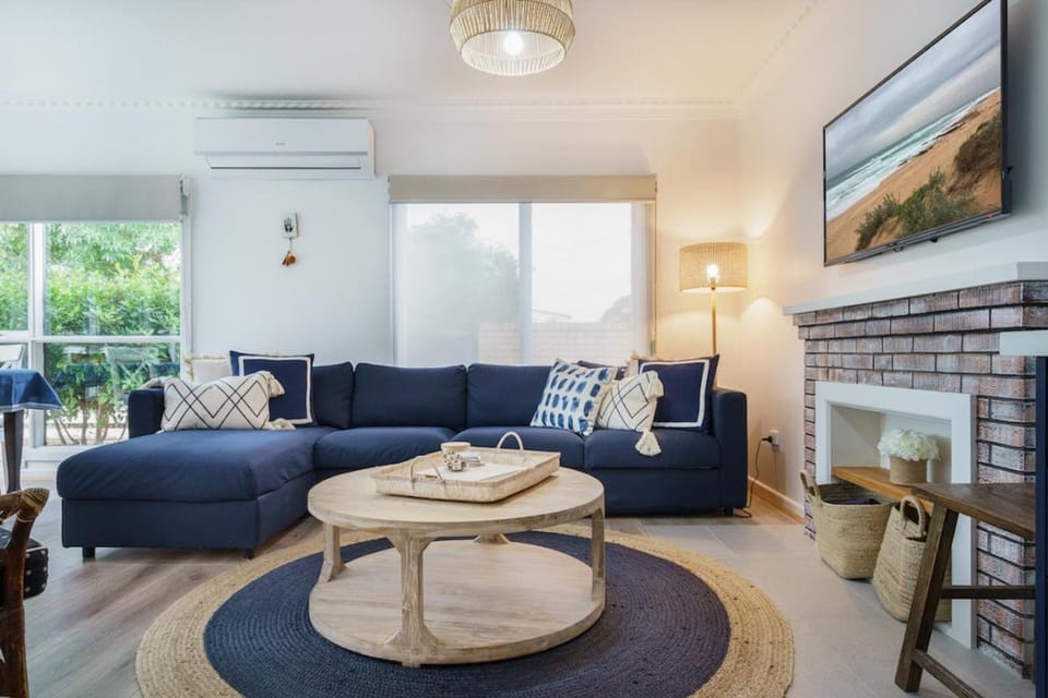 Living room, air conditioner