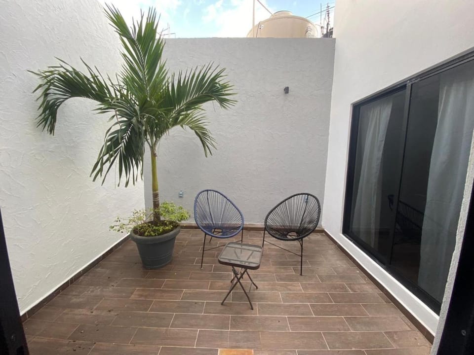 Patio, Balcony/Terrace