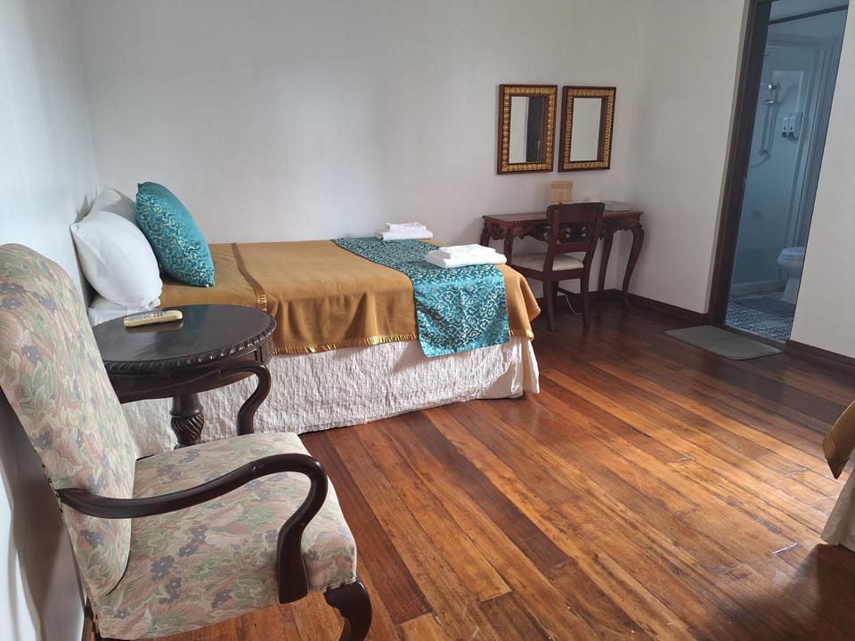 Bale Vacation rental in Angeles