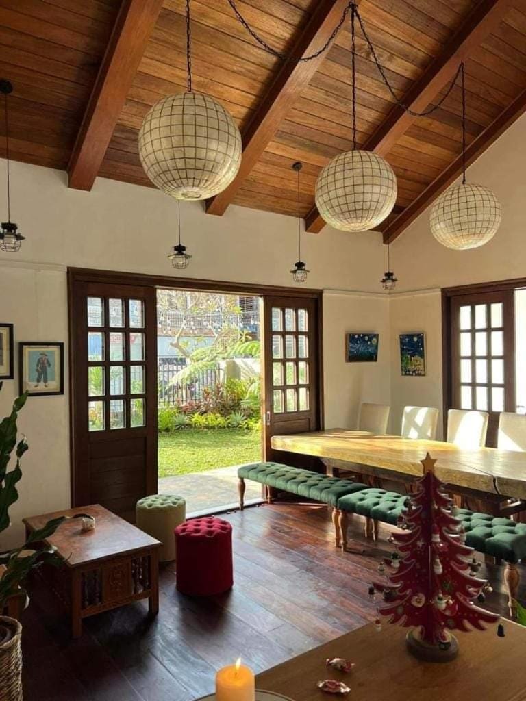Bale Vacation rental in Angeles
