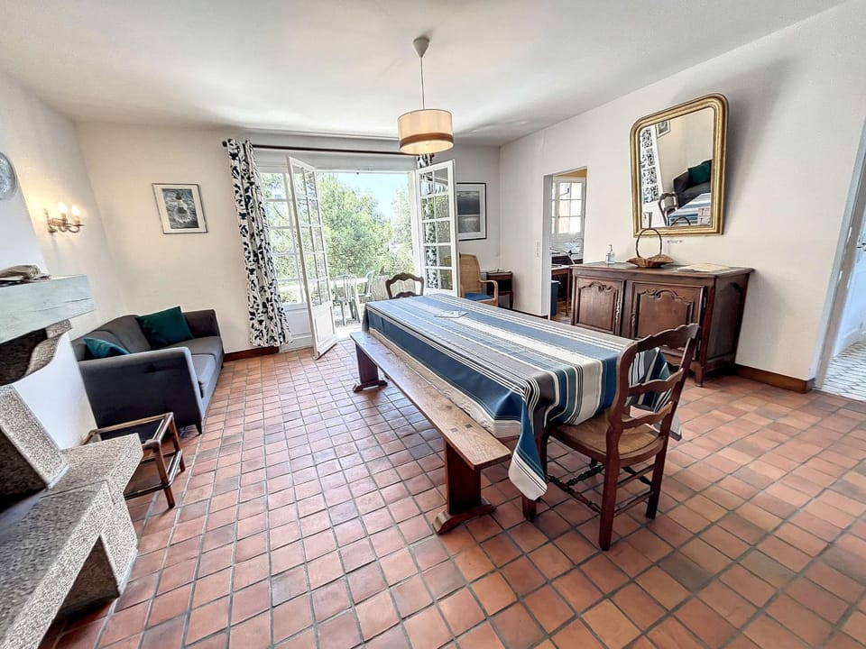 Maison avec Terrasse à 100m de la Plage, Jardin Clos, 3 Chambres, Proche Mont Saint-Michel - FR-1-361-457 House in Saint-Pair-sur-Mer