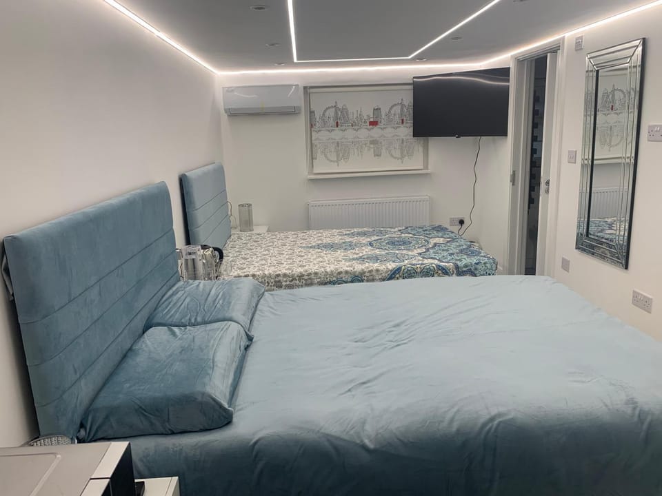 Bed, Bedroom