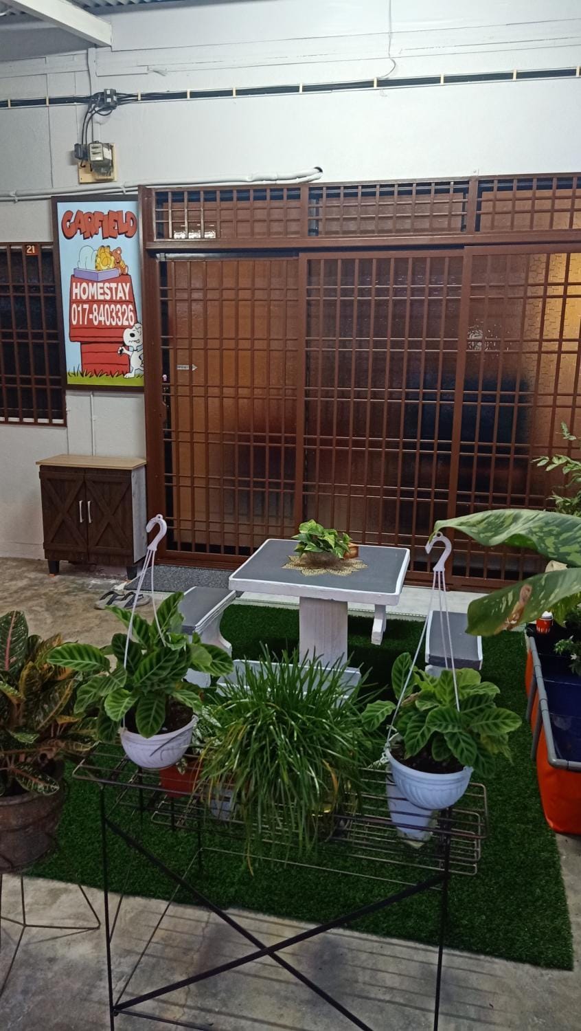 Garfield Homestay House in Johor