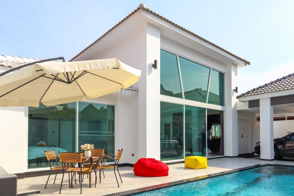 Property building, Swimming pool