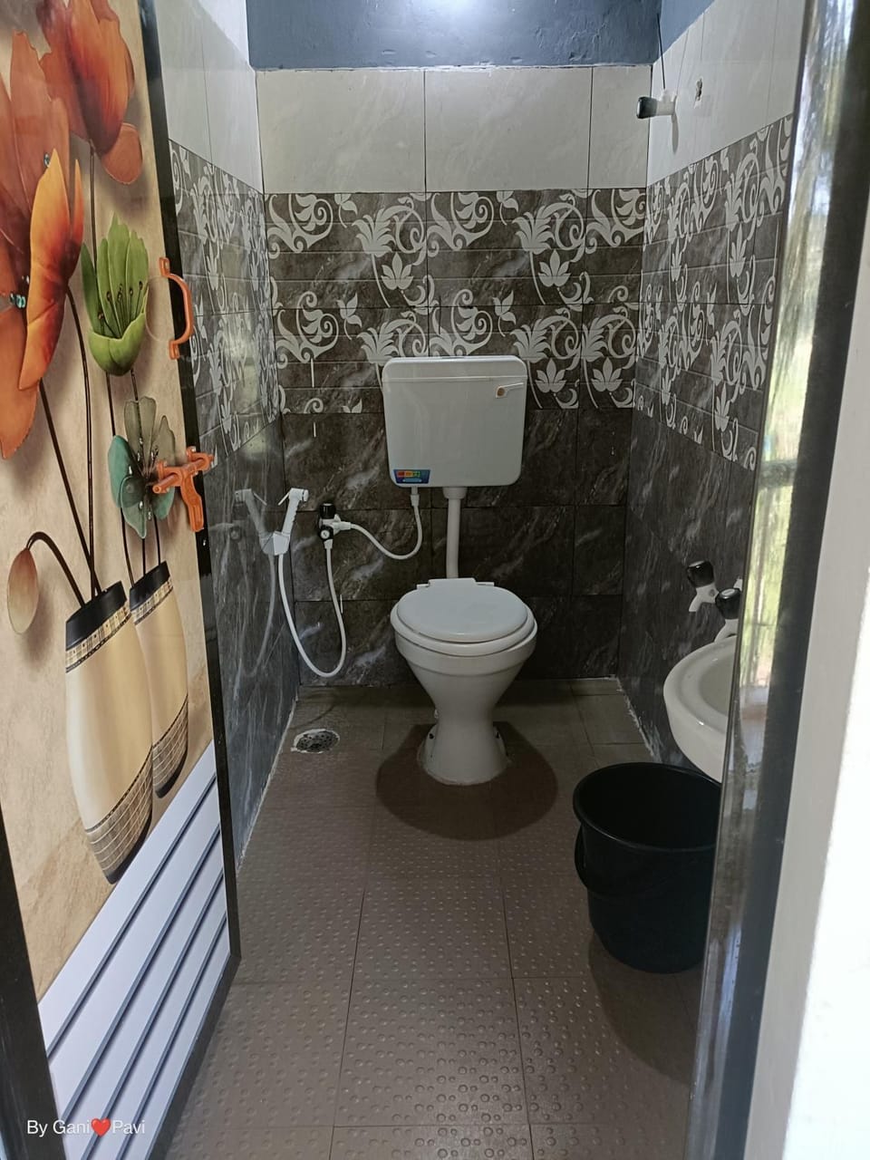 Shower, Toilet, Bathroom, Public Bath