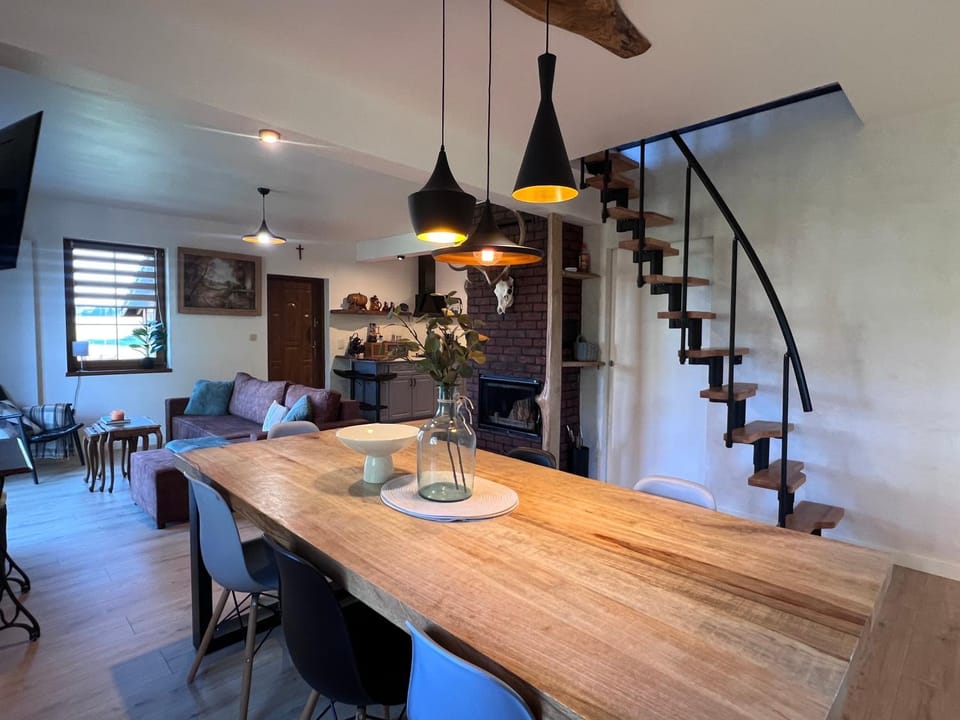 Living room, Dining area, fireplace