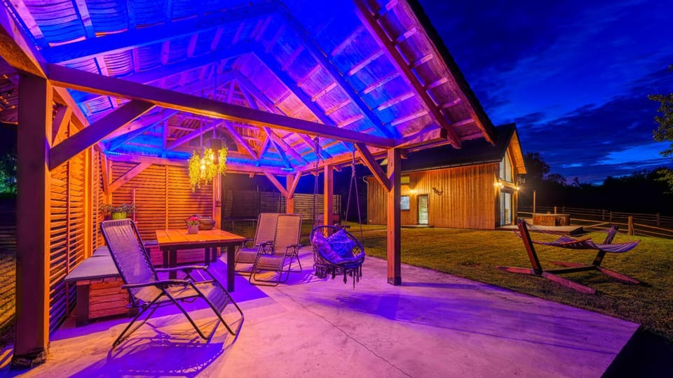 JASZCZURKA, domek nad rzeką, Zwierzyniec, Roztocze, Jacuzzi, Sauna Villa in Poland