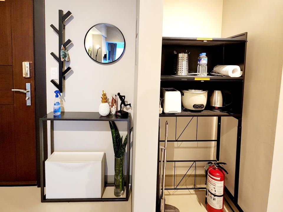 Facade/entrance, Kitchen or kitchenette