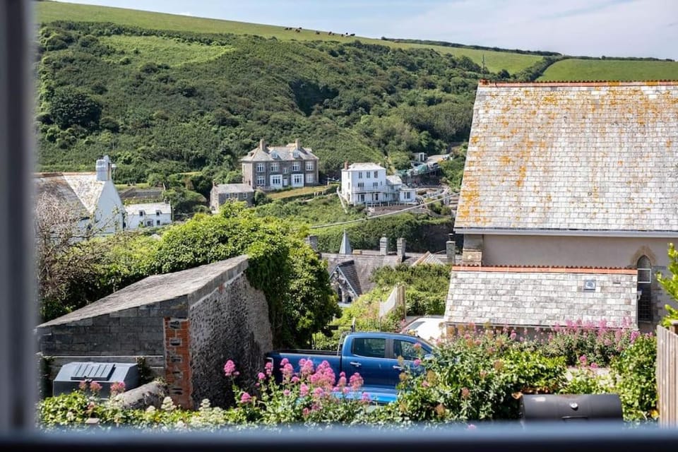 Gulls Roost, Port Isaac Bay Holidays House in Port Isaac