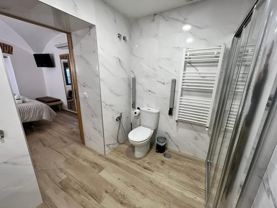 Shower, Bathroom, bidet, towels