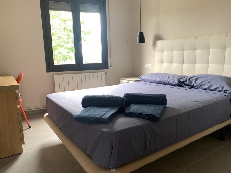 Bed, Photo of the whole room