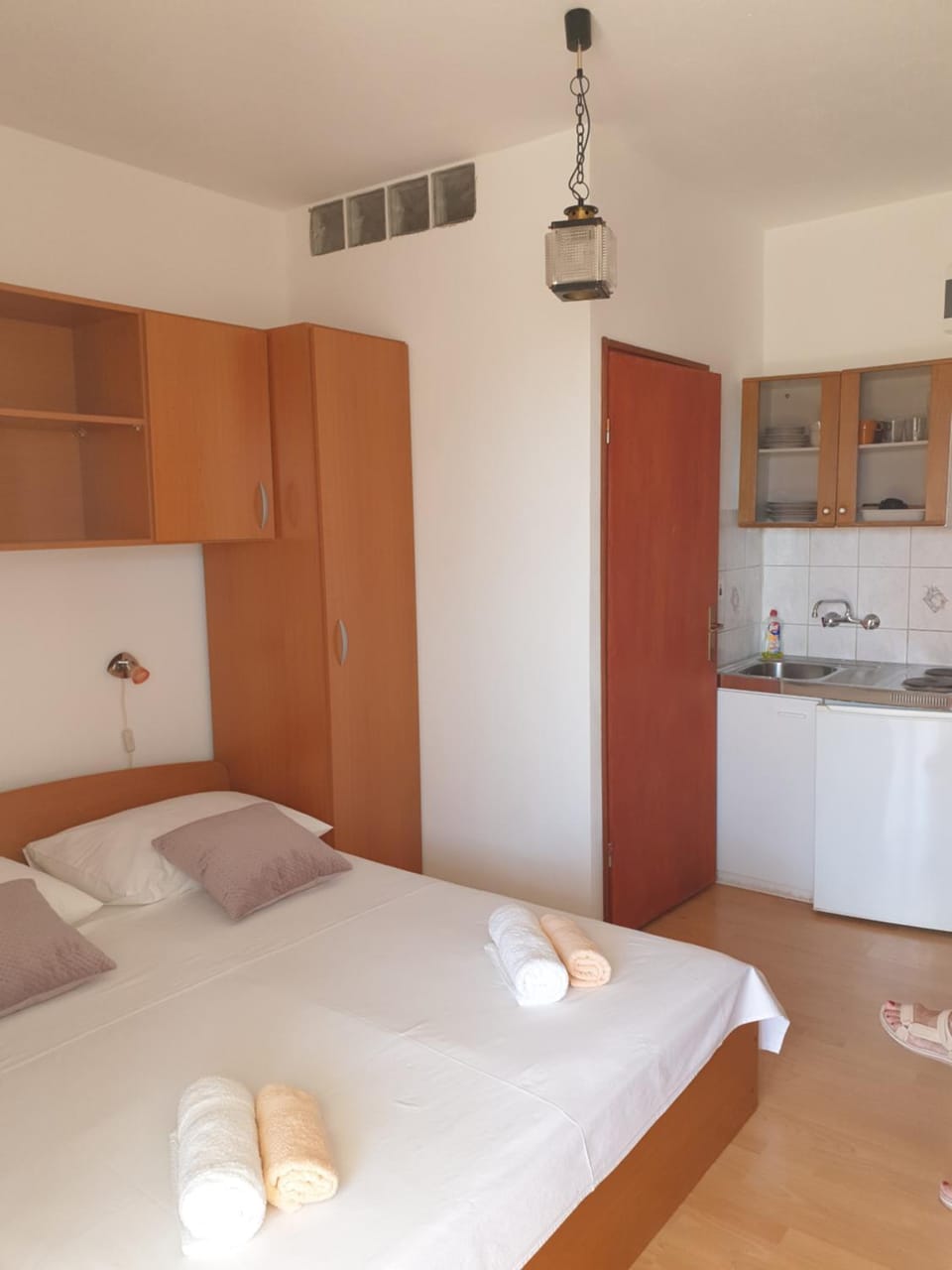 Bed, Kitchen or kitchenette, Photo of the whole room, wardrobe