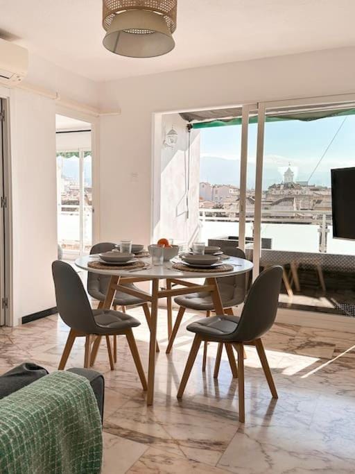 TV and multimedia, View (from property/room), Balcony/Terrace, Living room, Seating area, Dining area