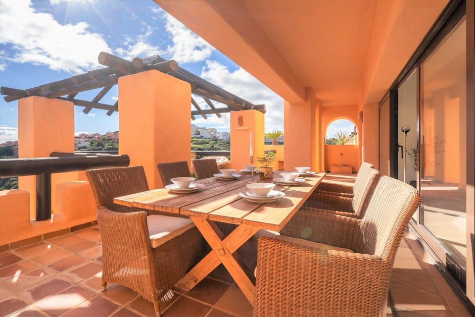 View (from property/room), Balcony/Terrace, Balcony/Terrace, Seating area, Dining area