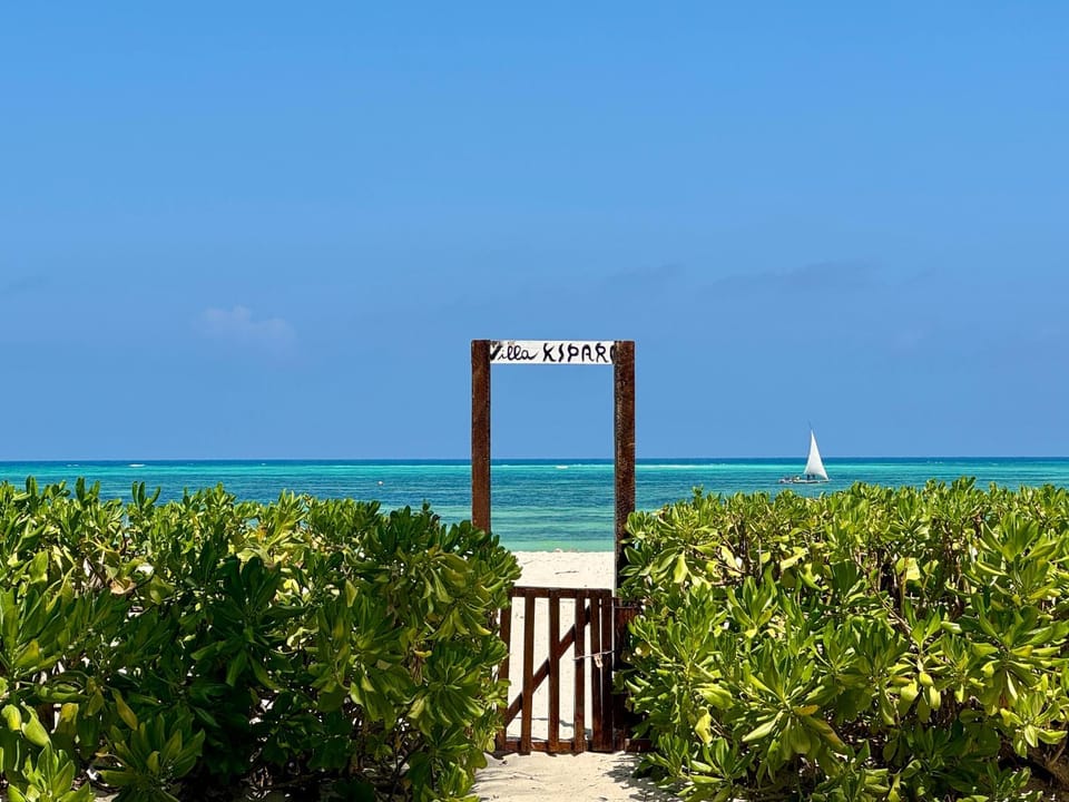 Nearby landmark, Day, Natural landscape, Beach, Evening entertainment, Sea view