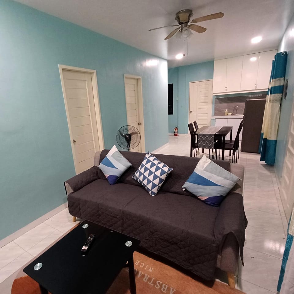 Kitchen or kitchenette, Living room, Photo of the whole room, Seating area, Dining area