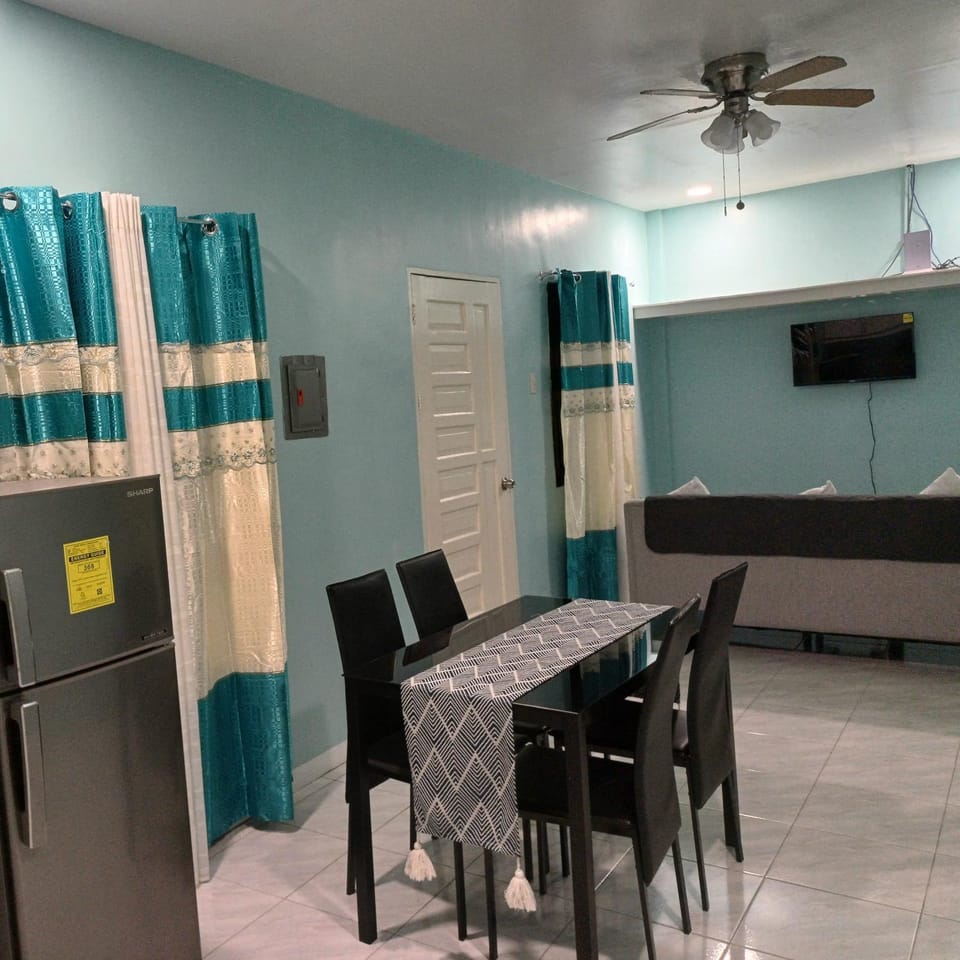TV and multimedia, Kitchen or kitchenette, Living room, Dining area