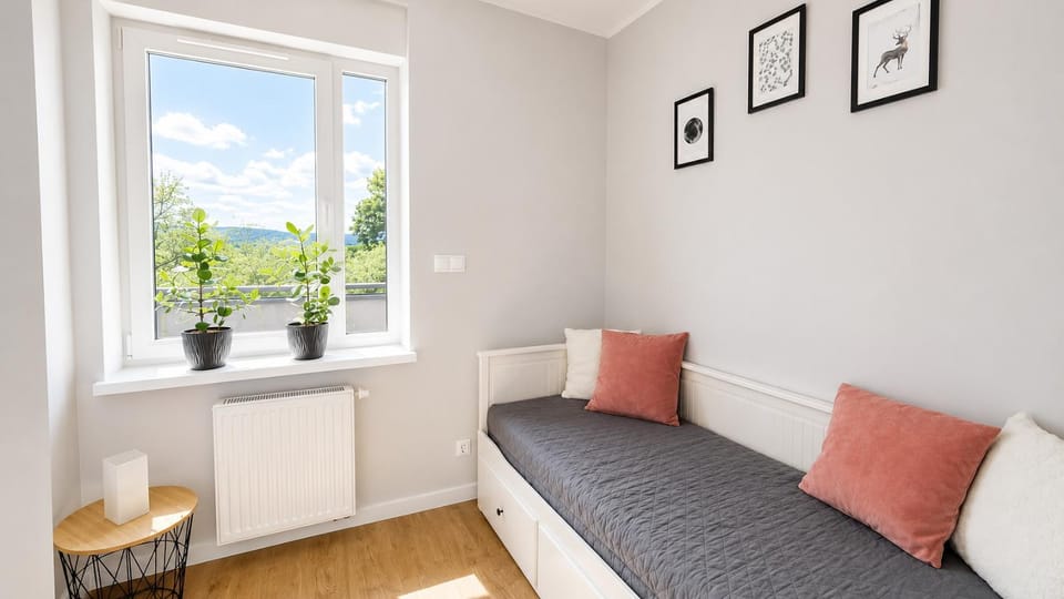 Bed, View (from property/room), Photo of the whole room, Seating area, Bedroom, Garden view, Mountain view