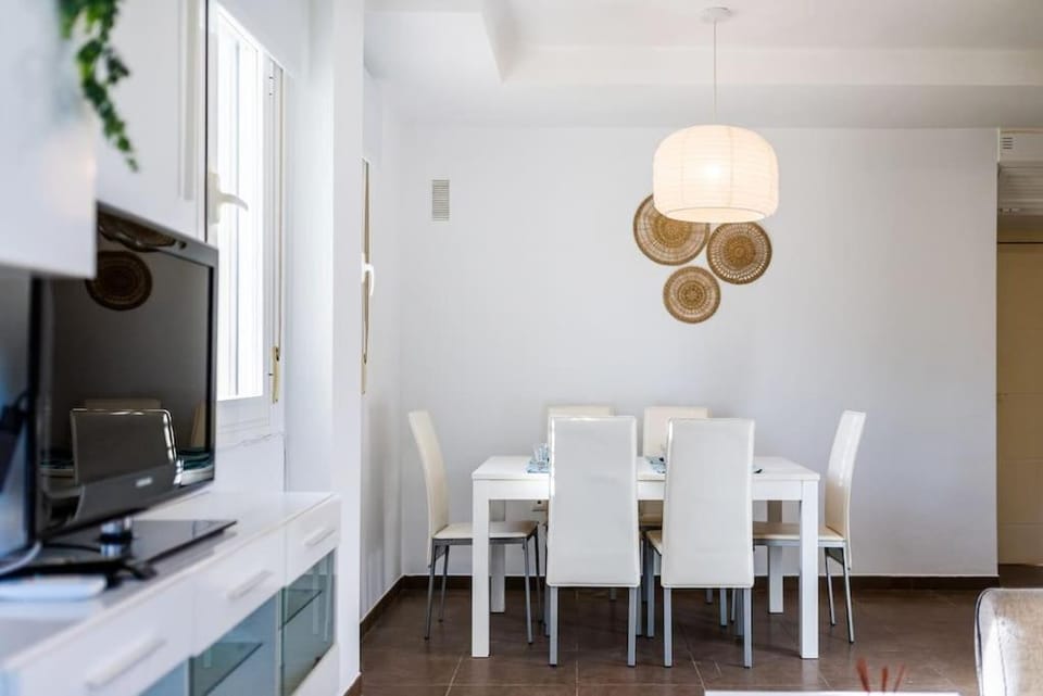 TV and multimedia, Dining area