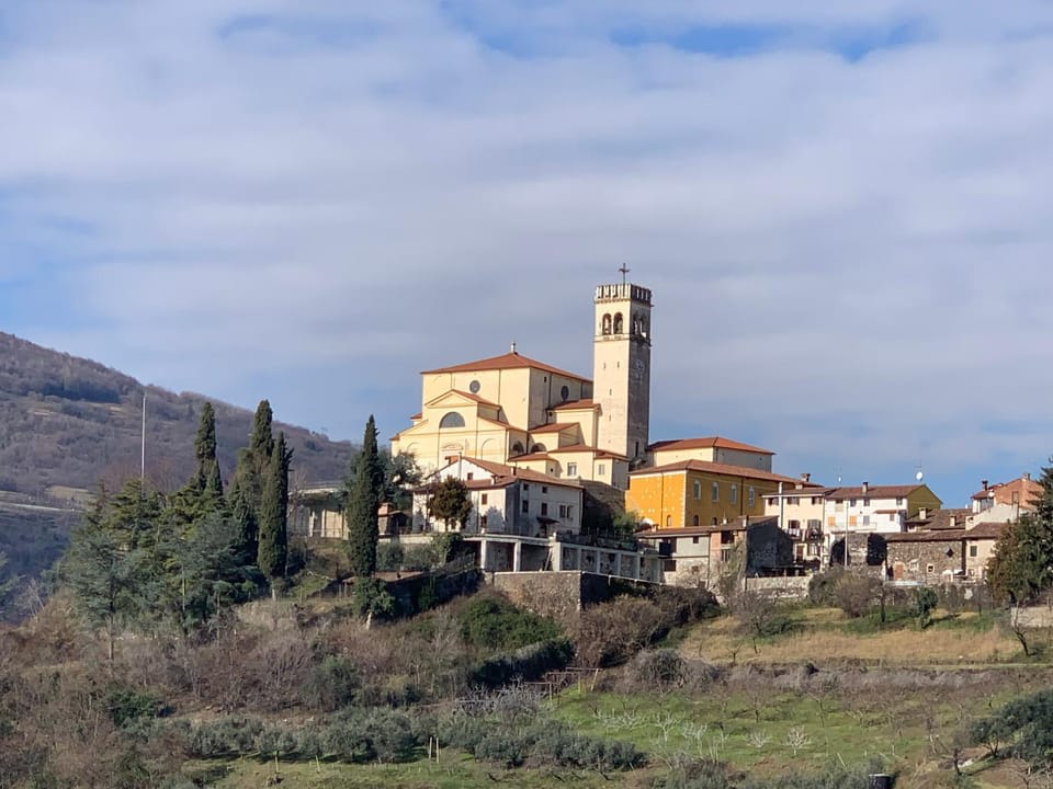 Nearby landmark, Landmark view