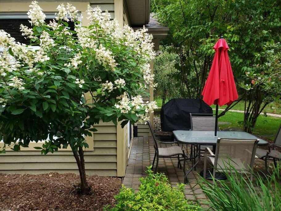 Excellent Townhome On Golf Course w/3 Bdrm 2 Bath House in Mont-Tremblant