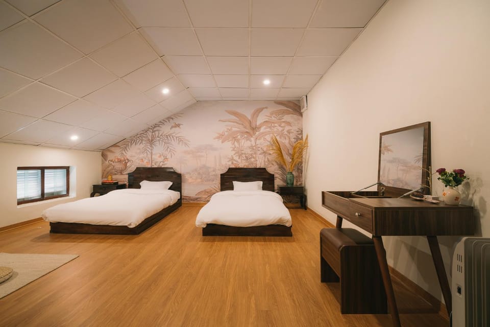 Photo of the whole room, Bedroom