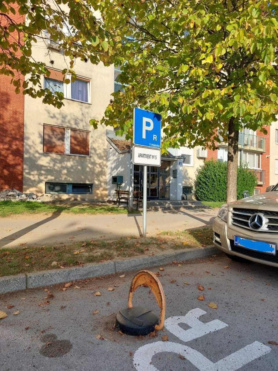 Property building, Street view, Location, Parking