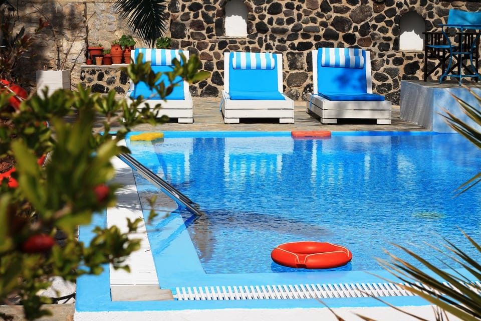 Swimming pool, Swimming pool