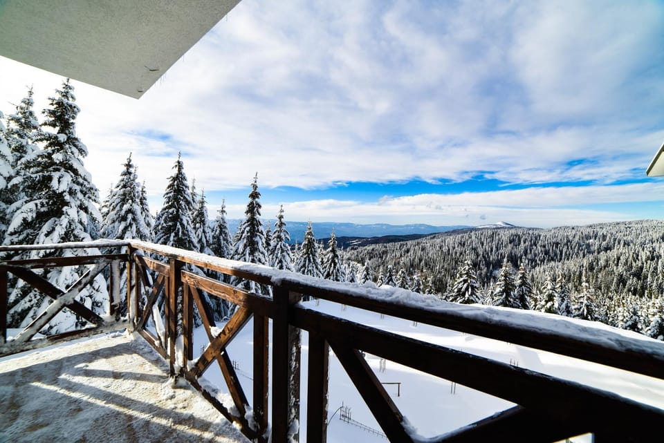 Balcony/Terrace, Mountain view