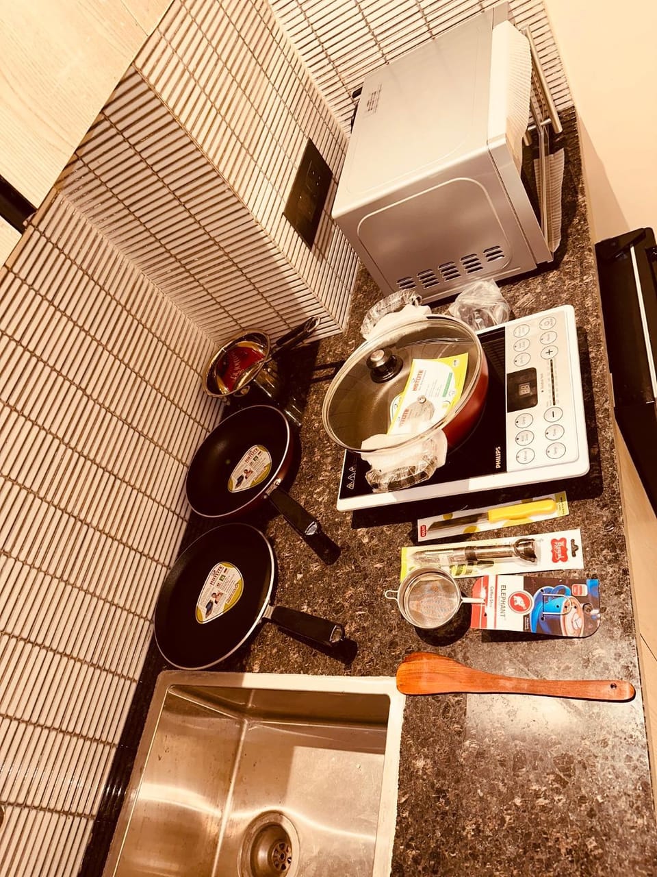 Kitchen or kitchenette, Food, minibar