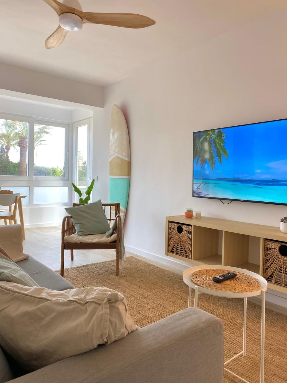 Communal lounge/ TV room, TV and multimedia, Living room